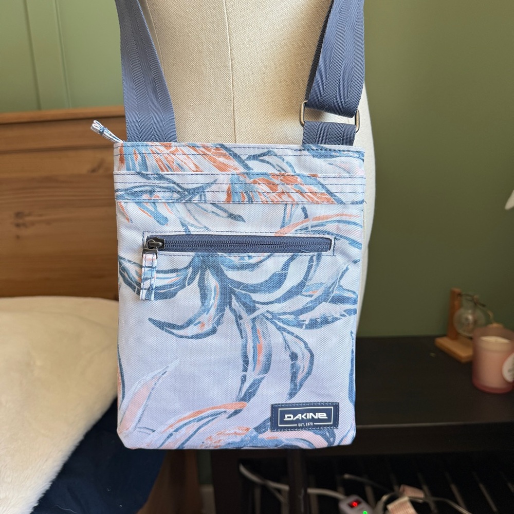 Dakine Blue and Peach Leaf-Print Crossbody Bag